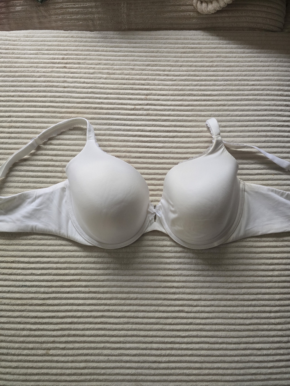 Victoria's Secret White Padded T-Shirt Bra